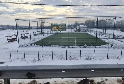 Teren de 4200 mp, în Bonț - 1