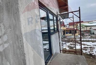 Casă cu 5 camere cu Teren 500 Mp în Central - 10