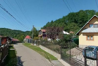 Casă cu 3 camere cu Teren 3410 Mp în Aluniș - 8