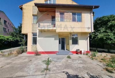 Spatiu comercial de 300mp de inchiriat in zona Zona Industriala