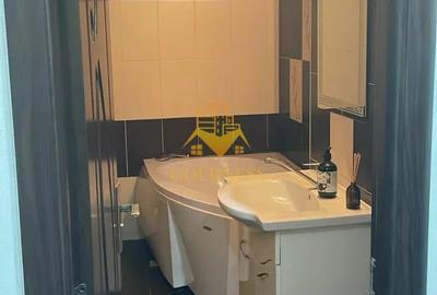 Garsonieră decomandată, mobilată în Plopilor - 3