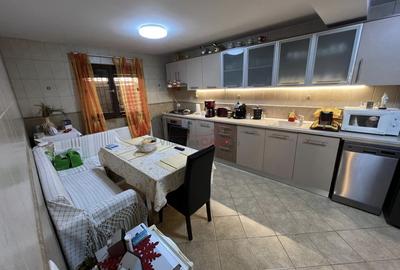 Casă individuală cu 4 camere cu Canalizare în Central - 11