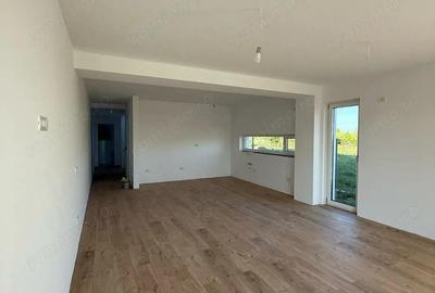 Casă cu Teren 310 Mp în Giarmata - 1