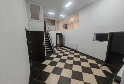 Inchiriez spatiu comercial/office - 117mp, str. Unirii, Petroșani - 1