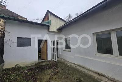 Casa individuala de vanzare 54 mpu curte 69 mp zona Central Sibiu - 1