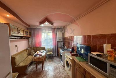 Etaj 2 , apartament cu 3 camere DE VANZARE in zona Traian - 4