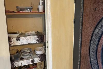 Apartament cu 3 camere semidecomandat în Rogerius