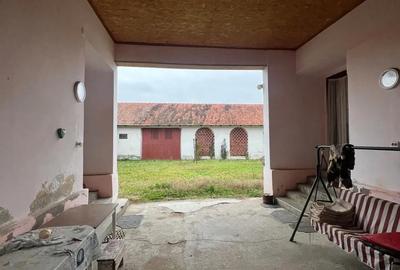 Casă cu 5 camere cu Teren 1439 Mp în Sintești - 3