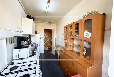 Apartament de vanzare in Sibiu - 3 camere, decomandat - Vasile Aaron - 5