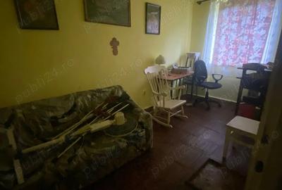 Apartament 3 camere Anina in fata liceului Mathias Hammer