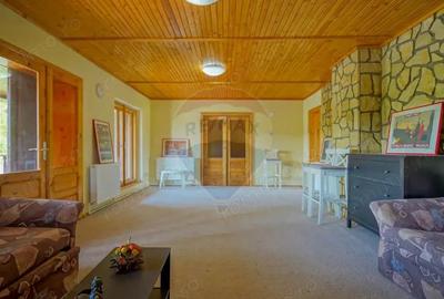 Casă cu 7 camere cu Teren 1288 Mp în Fundata - 9