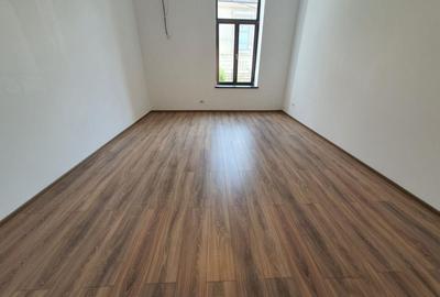 Casă individuală cu 6 camere cu Canalizare în Centru Civic - 17
