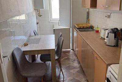 Apartament cu 3 camere decomandat în Central - 1
