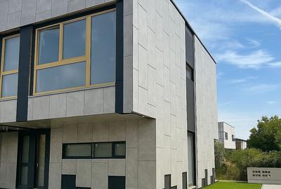 Casă individuală cu 4 camere cu Canalizare în Pipera