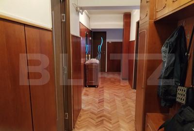 Apartament cu 4 camere decomandat, mobilat în Micro 17 - 1