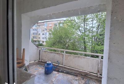 Apartament cu 4 camere decomandat în Mioriței - 2