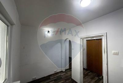 Spa?iu comercial in zona Asirom - 2