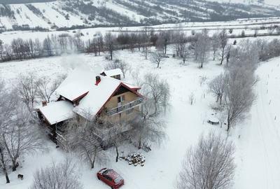 Casă cu 4 camere cu Teren 17500 Mp în Tazlău - 1