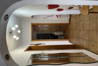 Apartament cu 4 camere decomandat în Central