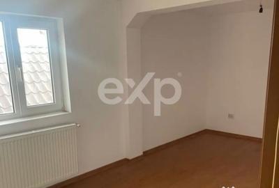 Casă cu 6 camere cu Teren 3646 Mp în Leontinești - 10