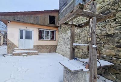 Casă cu 5 camere cu Canalizare în Central - 13