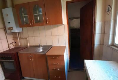 Casă cu 6 camere cu Teren 530 Mp în Cuștelnic - 1