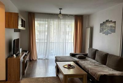 Apartament cu 2 camere decomandat în Tractorul