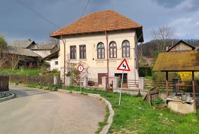 Casă cu 3 camere în Ștefănești - 1