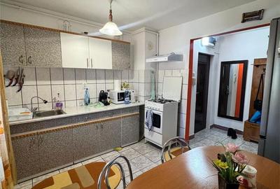 Apartament cu 3 camere semidecomandat în Gojdu - 2