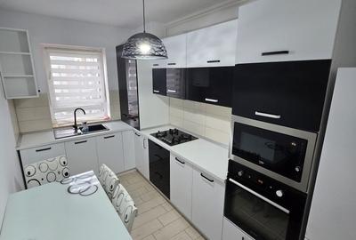 Apartament cu 3 camere decomandat în Central - 1