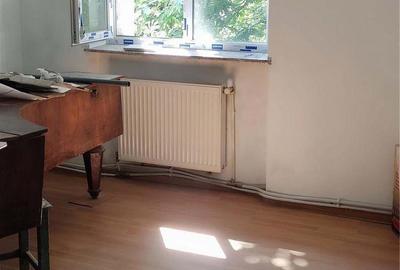 Apartament cu 3 camere decomandat în Central - 2