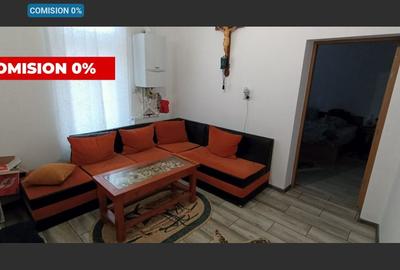 Constructie cu 3 apartamente + teren+ 2 spatii comerciale - 1