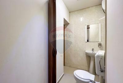 Spatiu comercial de vanzare - Strada Lizenu nr. 13 - 13