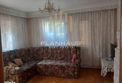 Casă cu 6 camere cu Teren 4546 Mp în Central - 2