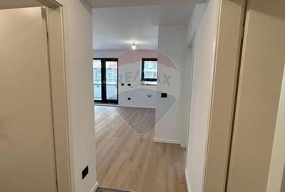 Apartament cu 2 camere semidecomandat în Tractorul - 4