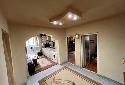 Apartament cu 4 camere semidecomandat în Apărătorii Patriei - 3