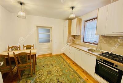 Casa renovata cu 2 camere si curte libera de 118 mp in zona Lazaret - 9