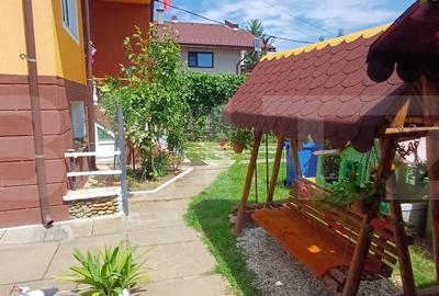 Casa individuala de vanzare - zona linistita, teren generos 1800 mp