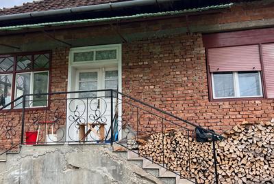 Casă cu 3 camere în Buteni - 1