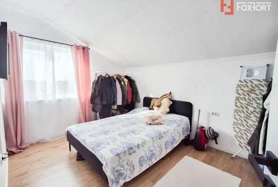 Casa tip duplex cu 3 camere de vanzare in Bucovat - 1