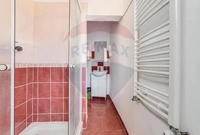 Spațiu comercial, de 130 mp, în Central - 8