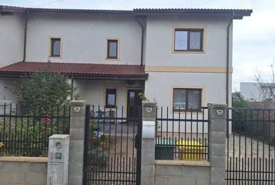 Proprietar, vand jumatate de duplex 5 camere partial mobilat si utilat - 1