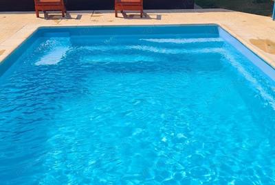 Inchiriez cabana cu piscina incalzita ?i jacuzzi fierbinte Inchiriez cabana cu piscina incalzita ?i jacuzzi fierbinte - 2