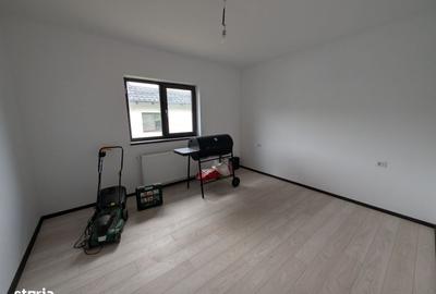 Casă cu 3 camere în Mărgineni - 1