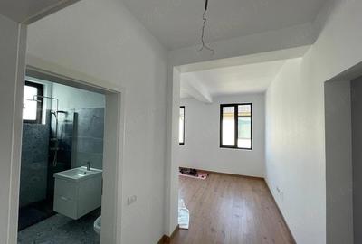 Casă cu 4 camere cu Teren 500 Mp în 1 Decembrie - 2