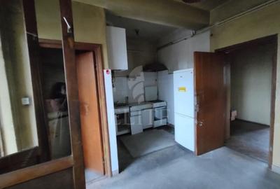 Apartament cu 4 camere decomandat în Central - 9