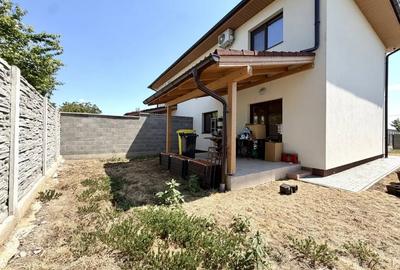 Casă cu 4 camere cu Teren 240 Mp în Sânandrei