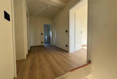 Casă cu 6 camere cu Teren 400 Mp în Moșnița Nouă