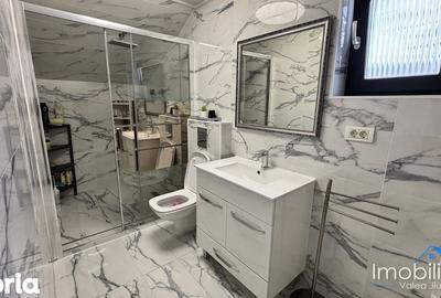 Casă cu 4 camere cu Teren 1200 Mp în Central - 6