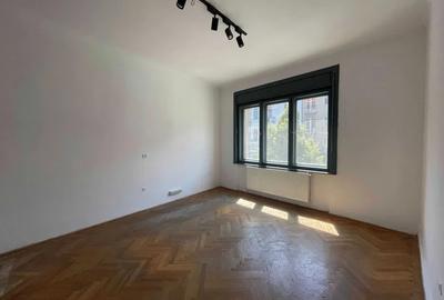 Apartament cu 5 camere semidecomandat, mobilat în Central - 5